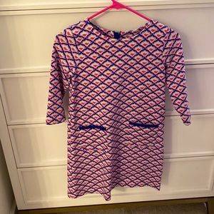 Super cute Vineyard Vines girls dress size medium (10-12).